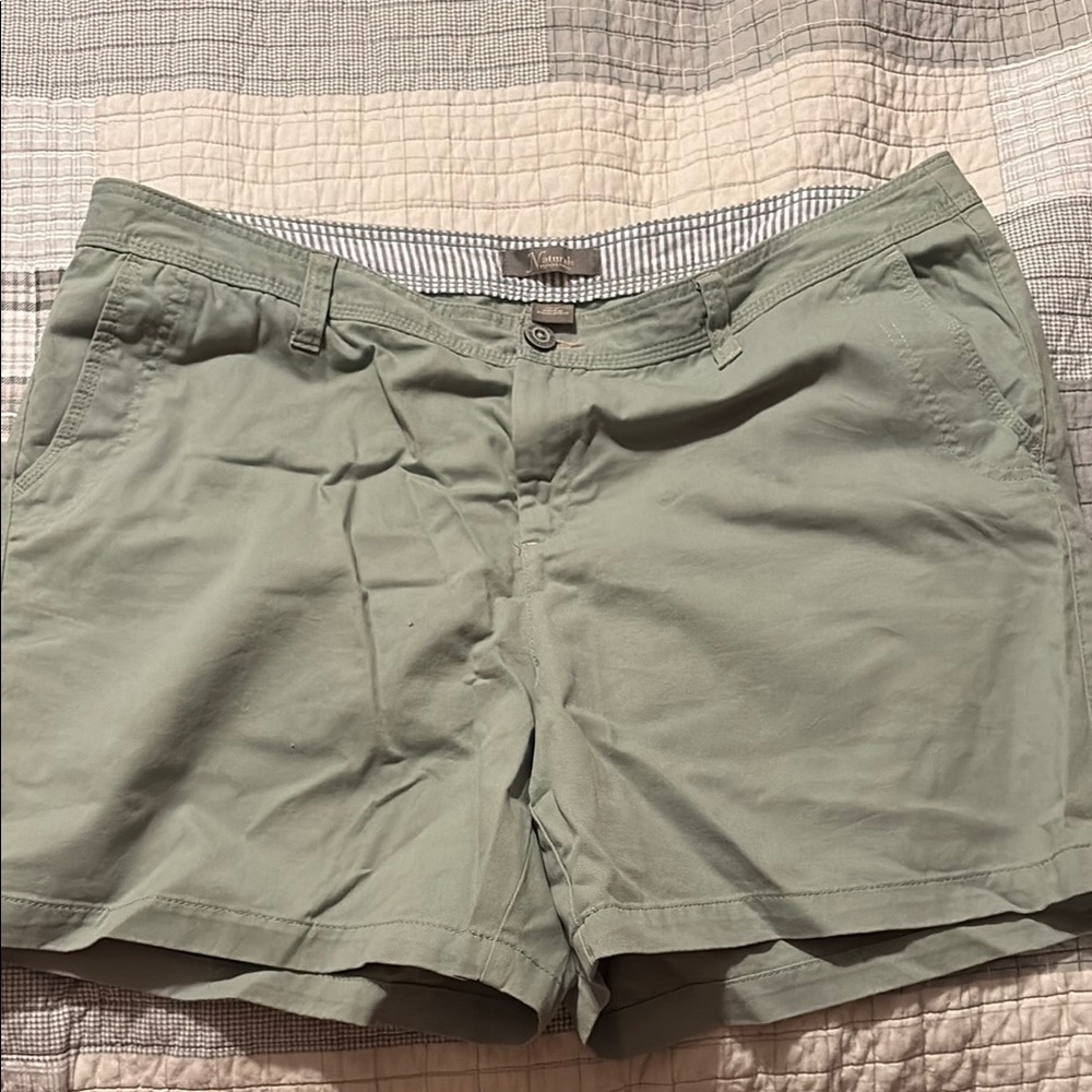 Natural Reflections Green Bermuda Shorts Lightweight Cotton